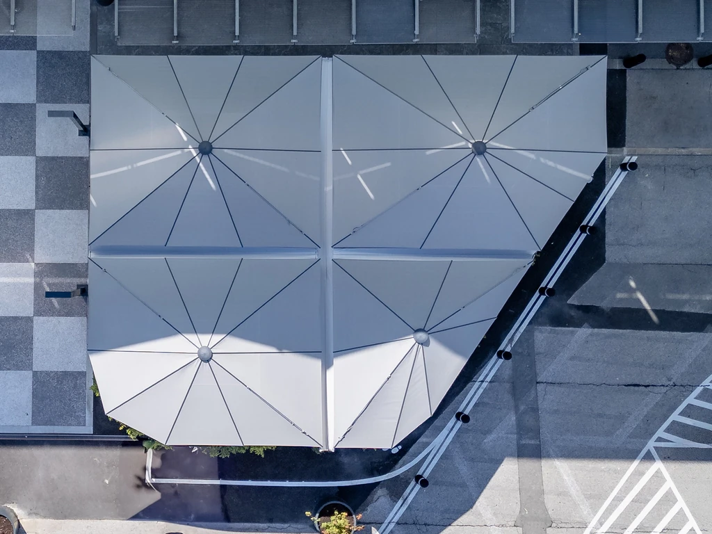 Glatz Sonnenschirme für öffentliche Plätze.